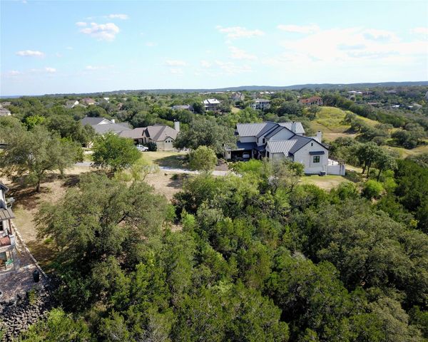 637 Wesley Ridge DR, Spicewood, TX 78669
