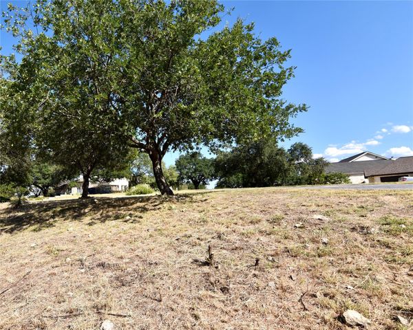 637 Wesley Ridge DR, Spicewood, TX 78669