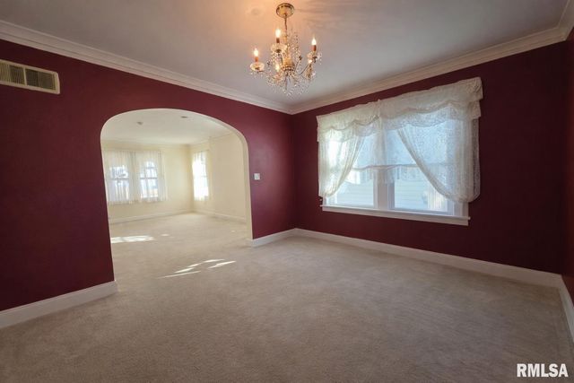 714 W MEADOWS Place, Peoria, IL 61604