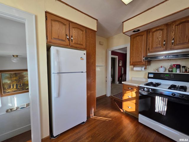 714 W MEADOWS Place, Peoria, IL 61604