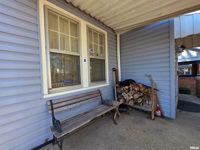 714 W MEADOWS Place, Peoria, IL 61604