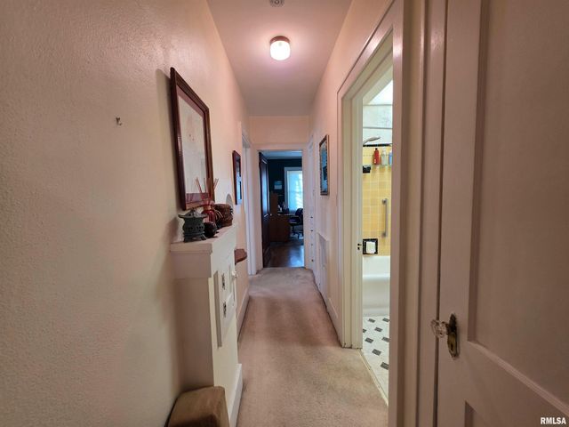 714 W MEADOWS Place, Peoria, IL 61604