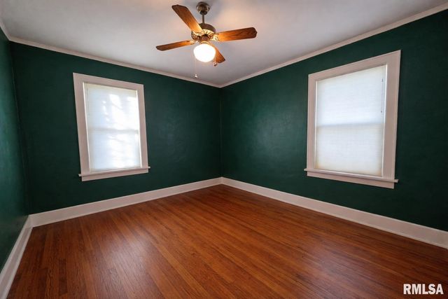 714 W MEADOWS Place, Peoria, IL 61604