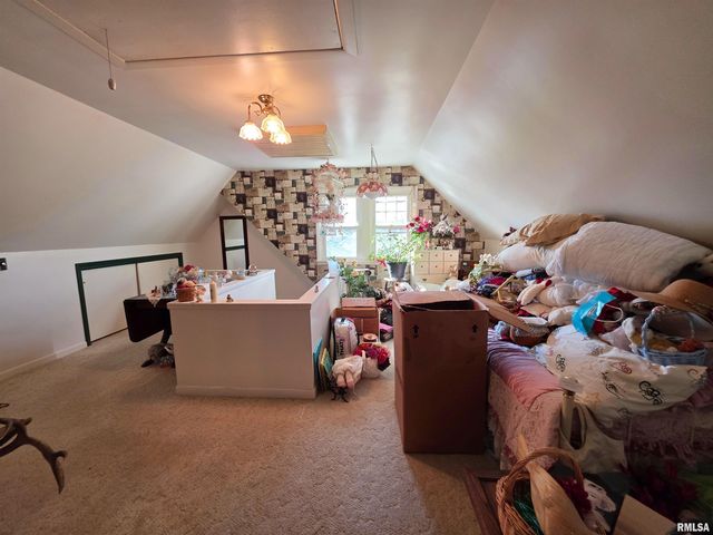 714 W MEADOWS Place, Peoria, IL 61604