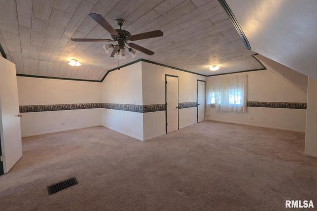 714 W MEADOWS Place, Peoria, IL 61604