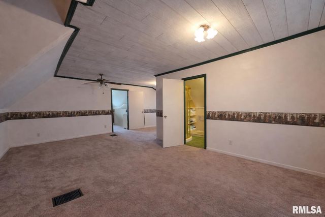 714 W MEADOWS Place, Peoria, IL 61604