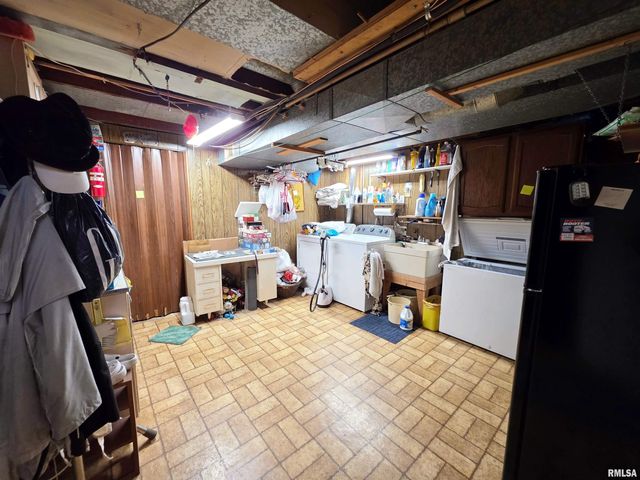 714 W MEADOWS Place, Peoria, IL 61604