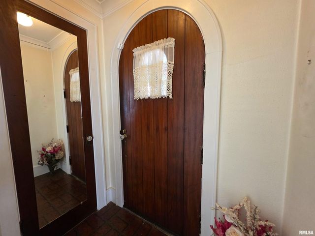 714 W MEADOWS Place, Peoria, IL 61604