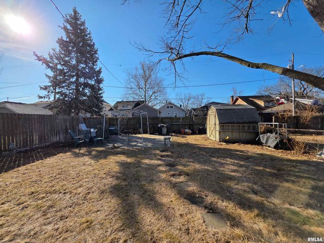 714 W MEADOWS Place, Peoria, IL 61604