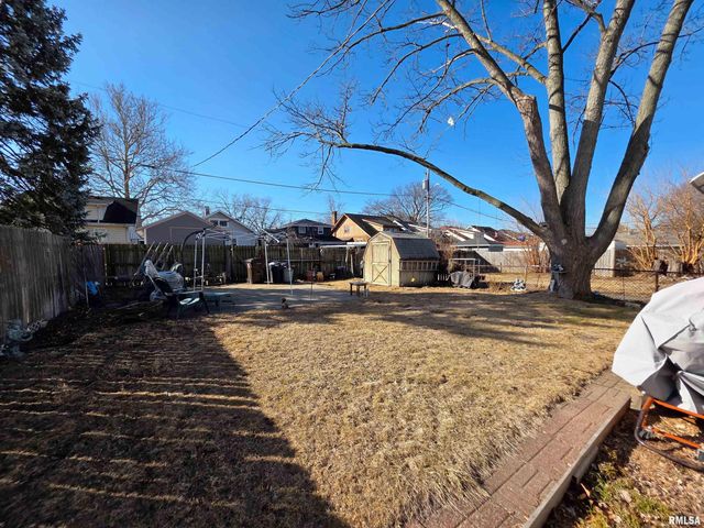 714 W MEADOWS Place, Peoria, IL 61604