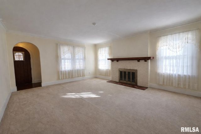 714 W MEADOWS Place, Peoria, IL 61604