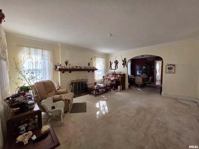 714 W MEADOWS Place, Peoria, IL 61604