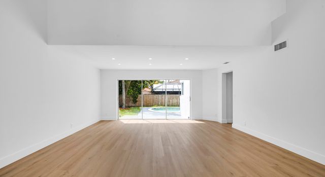 10372 SW 9th Lane, Pembroke Pines, FL 33025