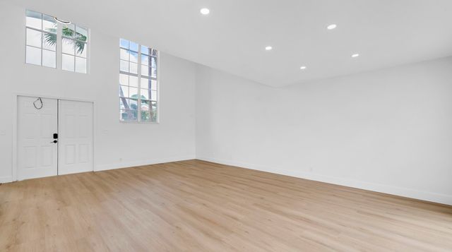 10372 SW 9th Lane, Pembroke Pines, FL 33025