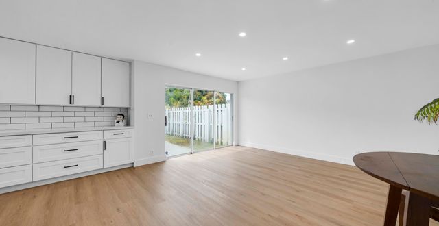 10372 SW 9th Lane, Pembroke Pines, FL 33025