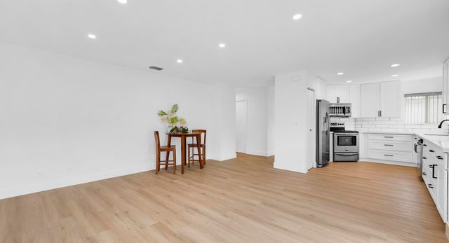 10372 SW 9th Lane, Pembroke Pines, FL 33025