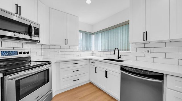 10372 SW 9th Lane, Pembroke Pines, FL 33025