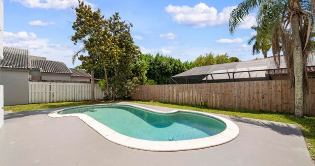 10372 SW 9th Lane, Pembroke Pines, FL 33025