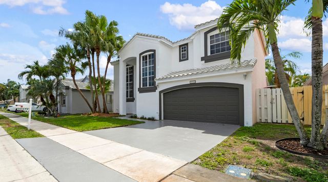 10372 SW 9th Lane, Pembroke Pines, FL 33025