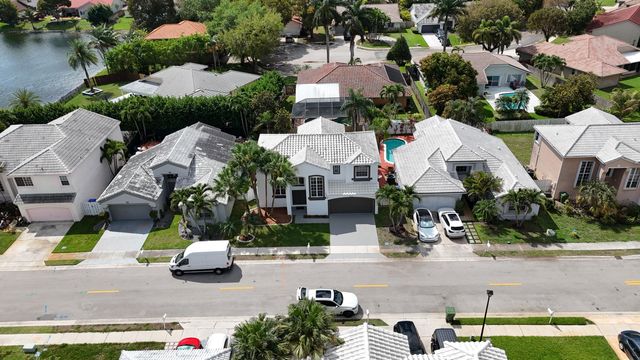 10372 SW 9th Lane, Pembroke Pines, FL 33025