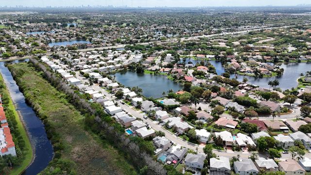 10372 SW 9th Lane, Pembroke Pines, FL 33025