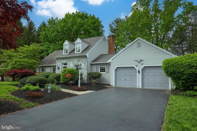 900 GEMSTONE DRIVE, Lancaster, PA 17601