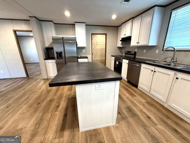 307 Bobcat Trail Street, Greenville, GA 30222