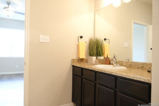 11807 WOLF CYN, San Antonio, TX 78252