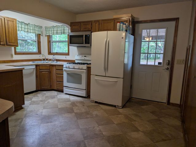 10203 Partridge Avenue, Lake, MI 48632