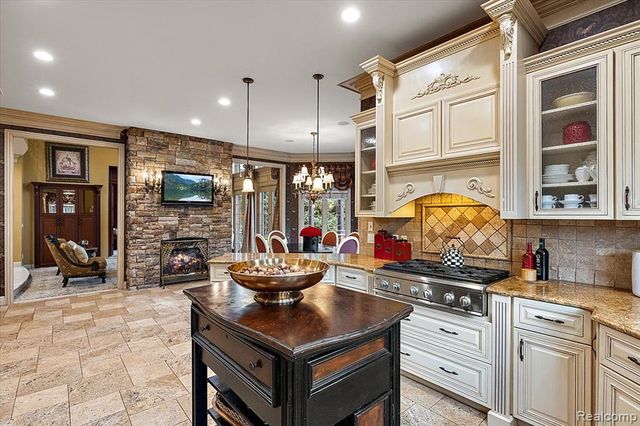 13404 Partridge Run, Utica, MI 48315
