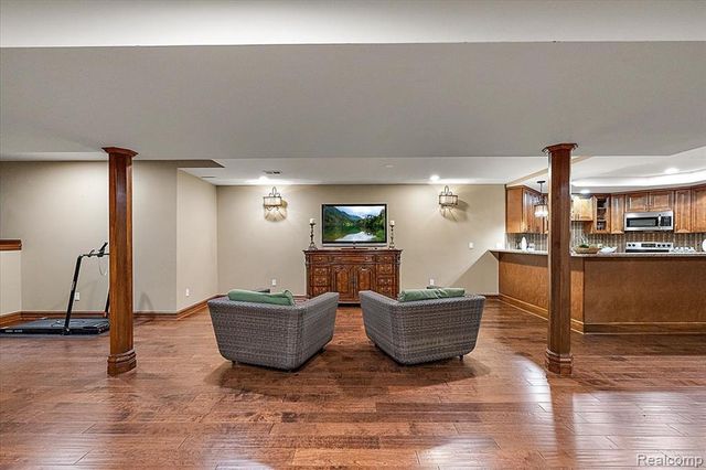 13404 Partridge Run, Utica, MI 48315