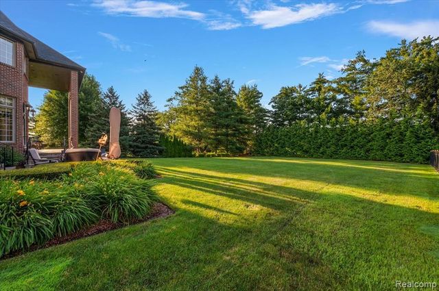 13404 Partridge Run, Utica, MI 48315