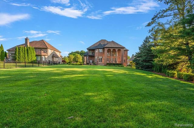 13404 Partridge Run, Utica, MI 48315