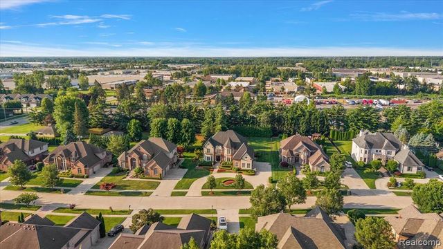 13404 Partridge Run, Utica, MI 48315