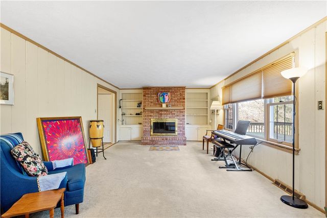 1693 Hathaway Lane, Upper St Clair, PA 15241