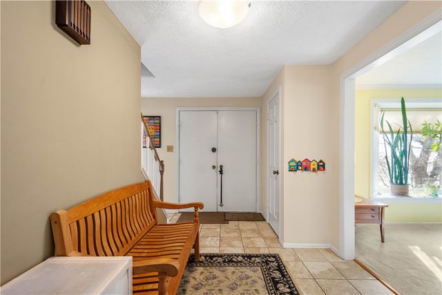 1693 Hathaway Lane, Upper St Clair, PA 15241