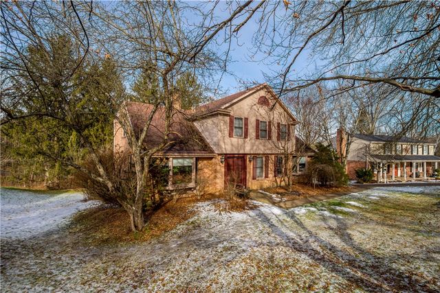 1693 Hathaway Lane, Upper St Clair, PA 15241