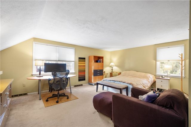 1693 Hathaway Lane, Upper St Clair, PA 15241