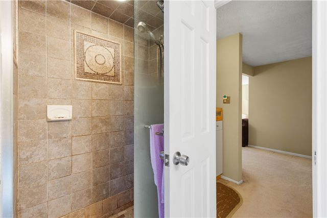 1693 Hathaway Lane, Upper St Clair, PA 15241