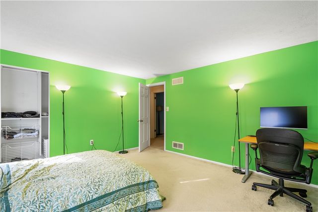 1693 Hathaway Lane, Upper St Clair, PA 15241