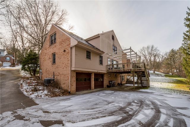 1693 Hathaway Lane, Upper St Clair, PA 15241