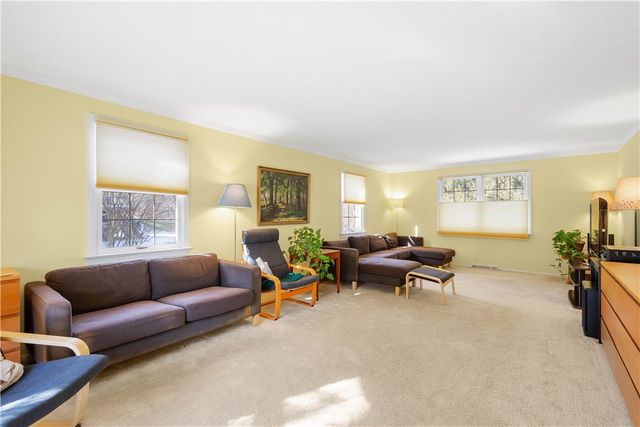 1693 Hathaway Lane, Upper St Clair, PA 15241