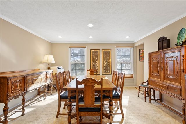 1693 Hathaway Lane, Upper St Clair, PA 15241