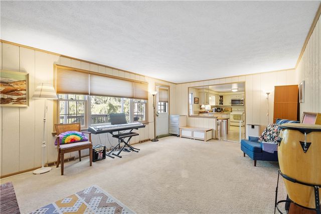 1693 Hathaway Lane, Upper St Clair, PA 15241