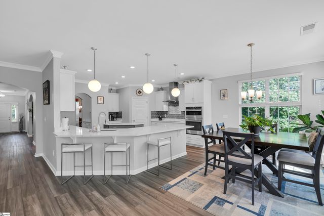 4142 Crest Ridge Lane, Boiling Springs, SC 29316