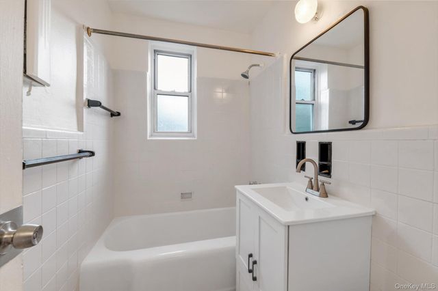 65-45 Yellowstone Boulevard 2B, Forest Hills, NY 11375