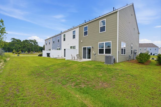 125 Yarrow Way, Moncks Corner, SC 29461
