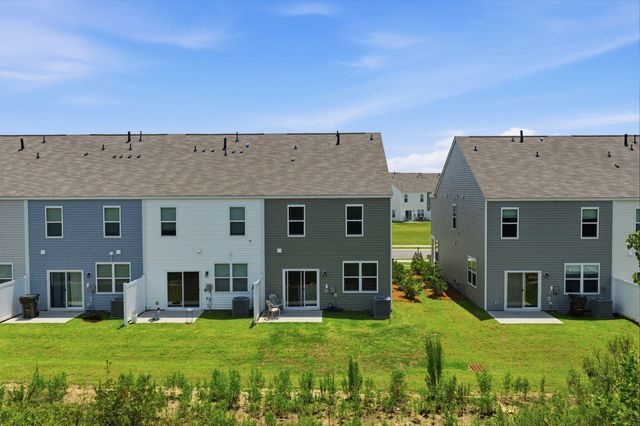 125 Yarrow Way, Moncks Corner, SC 29461
