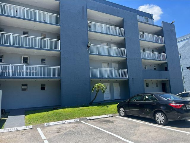 9359 Fontainebleau Blvd F108, Miami, FL 33172