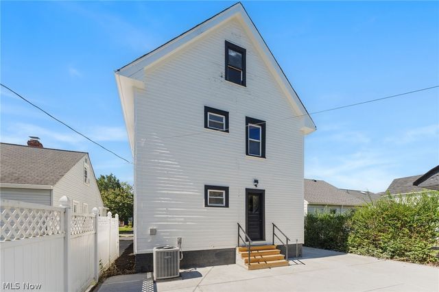 3713 Menlo Road, Shaker Heights, OH 44120